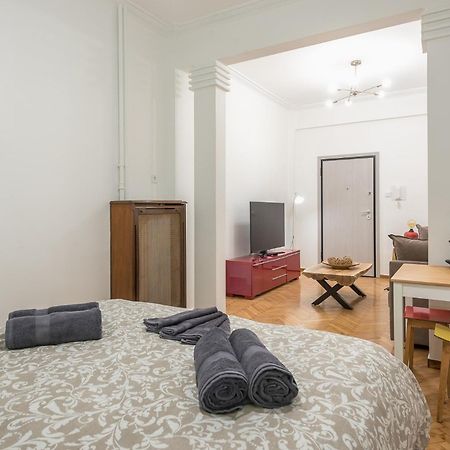 Stylish Luxury Apartment At Ampelokipi Metro Station Athens Luaran gambar